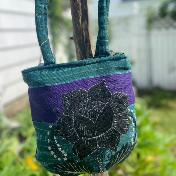 Shoulder purse. Unique. Made with mexican textiles. - Picture 1 of 5